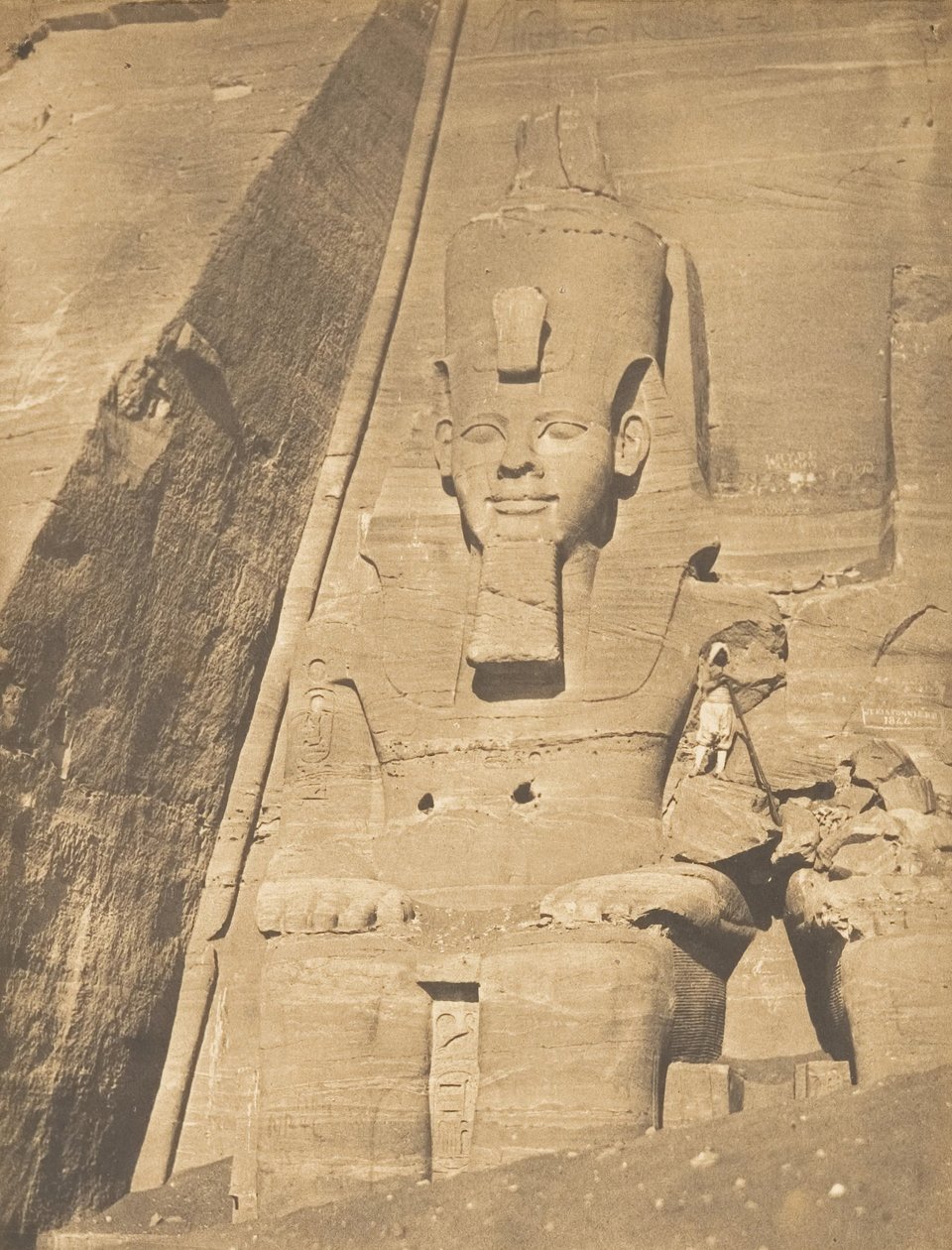 العملاق الشرقي لـ Spéos de Phré ، في Abousemblil Portrait of Rhamses-le-Grand ، مارس ١٨٥٠. بواسطة ماكسيم دو كامب