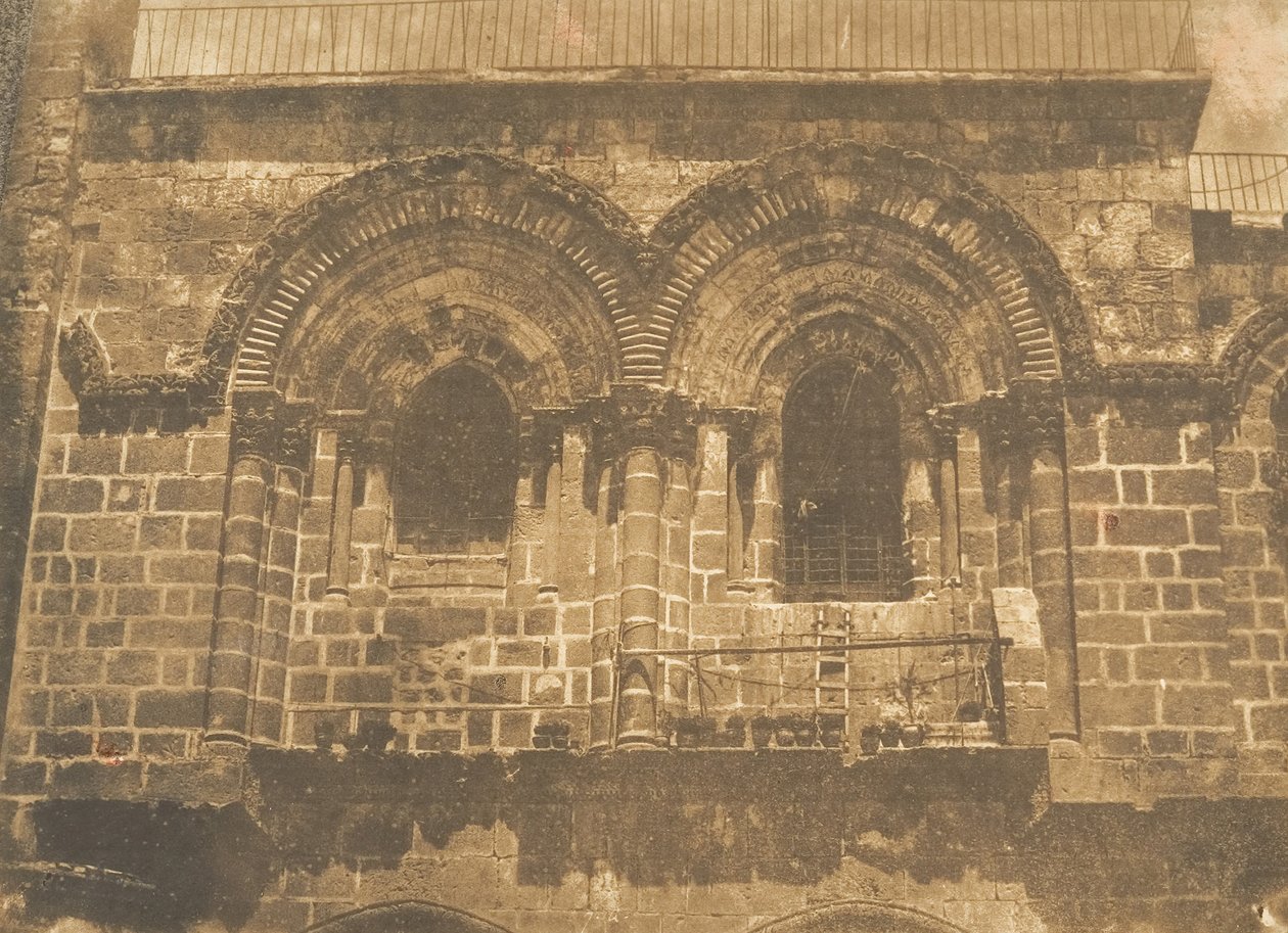 واجهة كنيسة القيامة ، في الجزء العلوي من القدس رقم 2 ، أغسطس 1850. بواسطة ماكسيم دو كامب