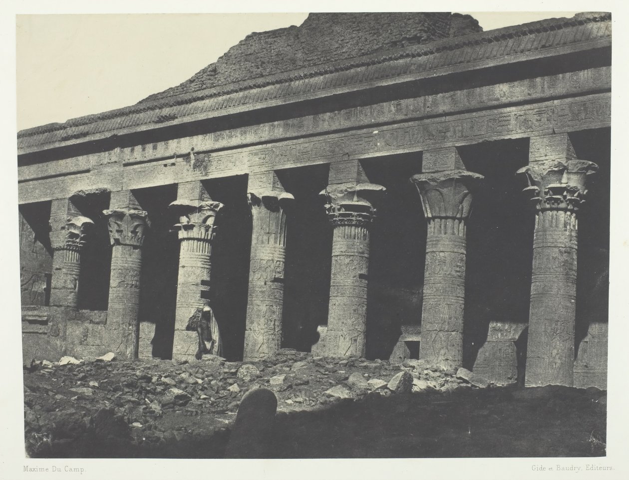 المعبد الكبير لإيزيس في فيلو ، المعرض الشرقي ، النوبة ، 184951 ، طُبع عام 1852. بواسطة ماكسيم دو كامب