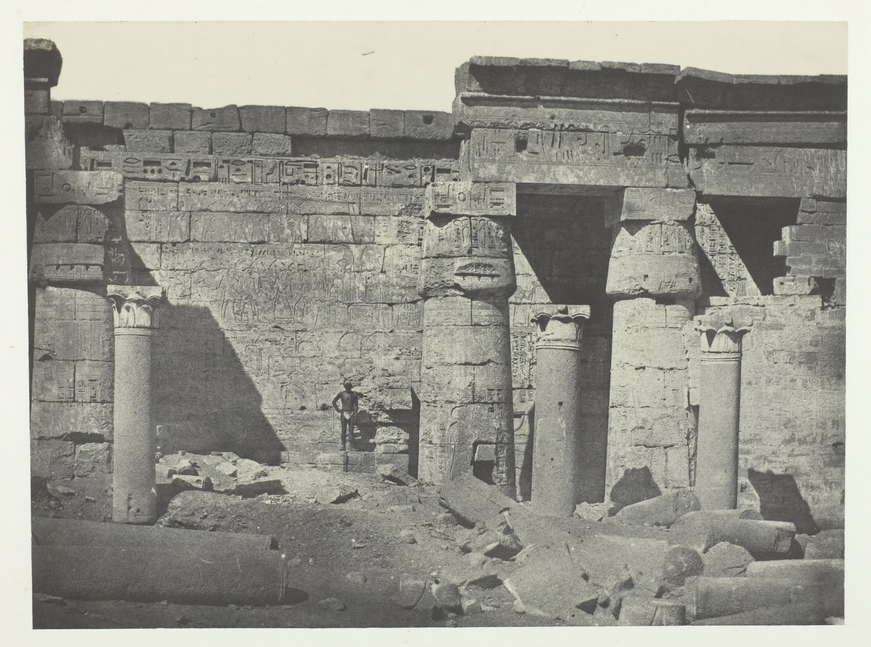 مدينة حبو ، برستيل قصر رمسيس ميامون ، طيبة ، 184951 ، طبعت عام 1852. بواسطة ماكسيم دو كامب