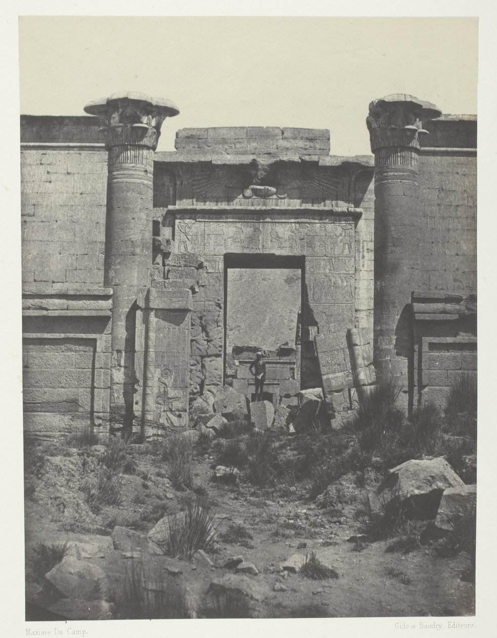 Medinet-Habou ، Propylaea of Thutmoseum ؛ طيبة بواسطة ماكسيم دو كامب