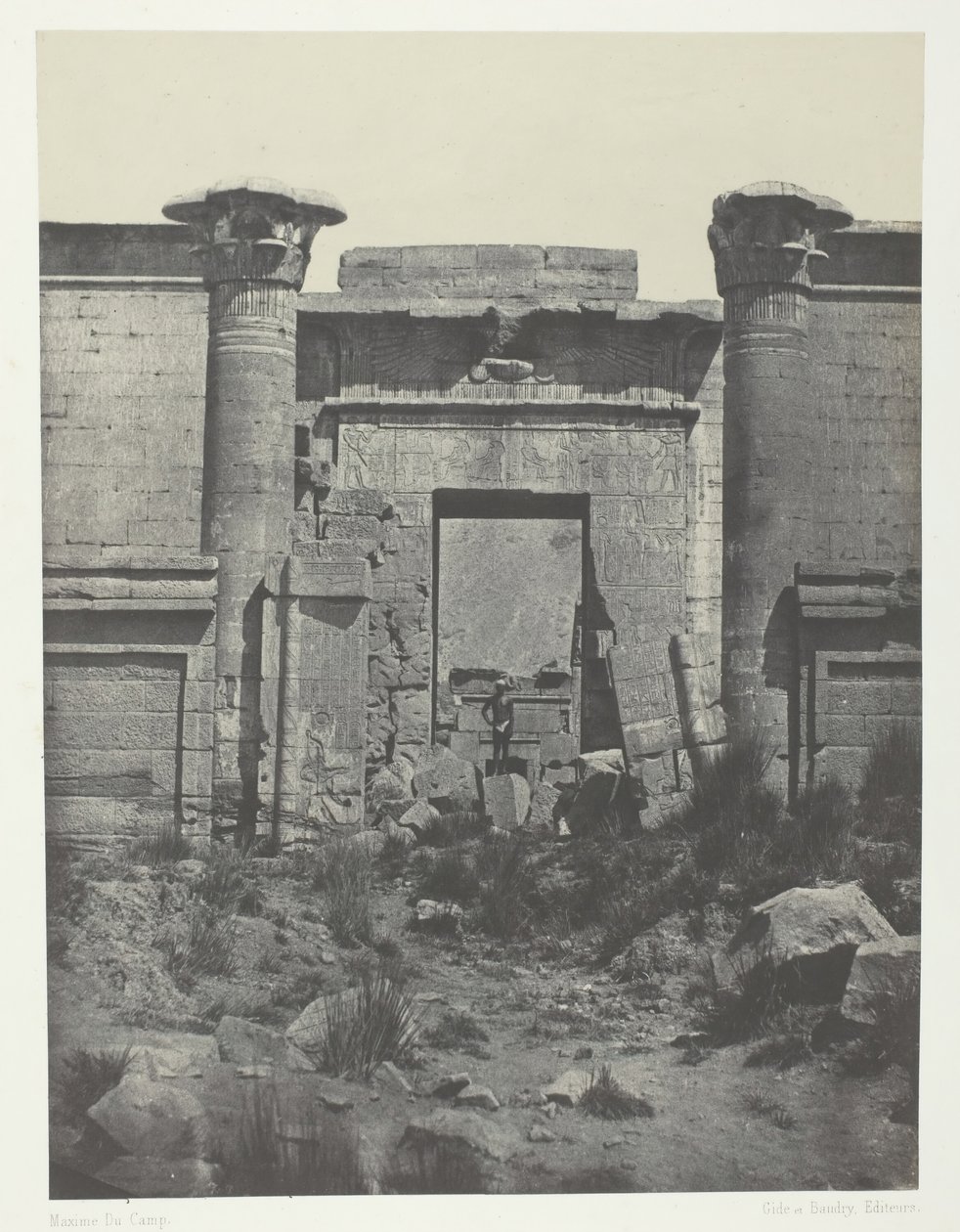 Medinet-Habou ، Propylaea of Thutmoseum ، طيبة ، 184951 ، طبع 1852. بواسطة ماكسيم دو كامب
