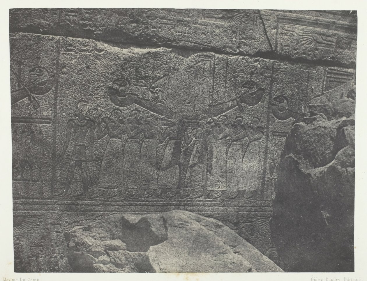 قصر الكرنك ، منحوتات خارجية للحرم الجرانيت ، طيبة ، 184951 ، طبعت عام 1852. بواسطة ماكسيم دو كامب