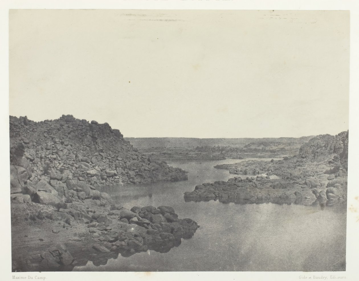 خروج من الجندل الأول ، صعيد مصر ، 184951 ، طبع 1852. بواسطة ماكسيم دو كامب
