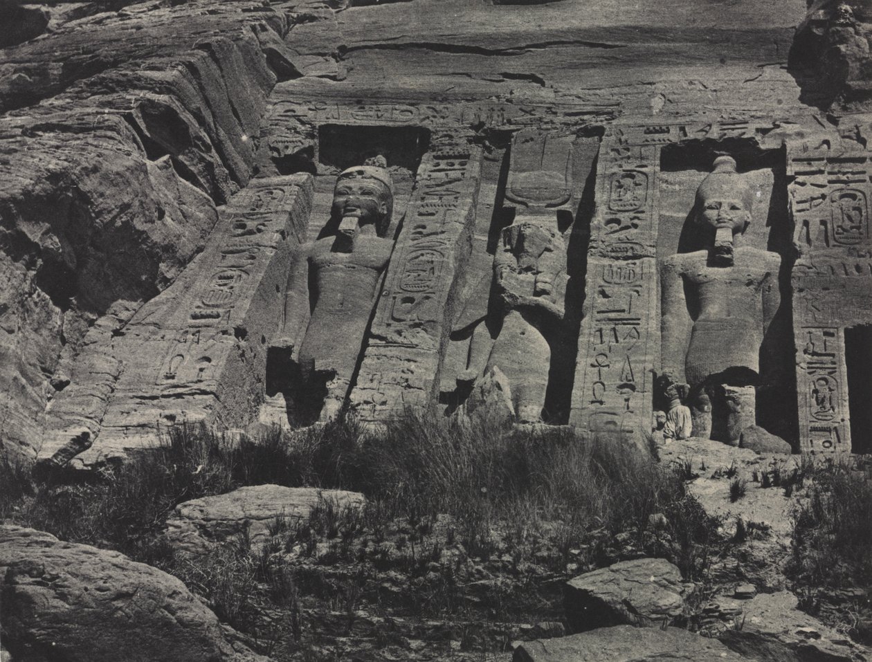 الجزء الجنوبي من معبد حتحور المنحوت في الصخر ، أبو سمبل بواسطة ماكسيم دو كامب
