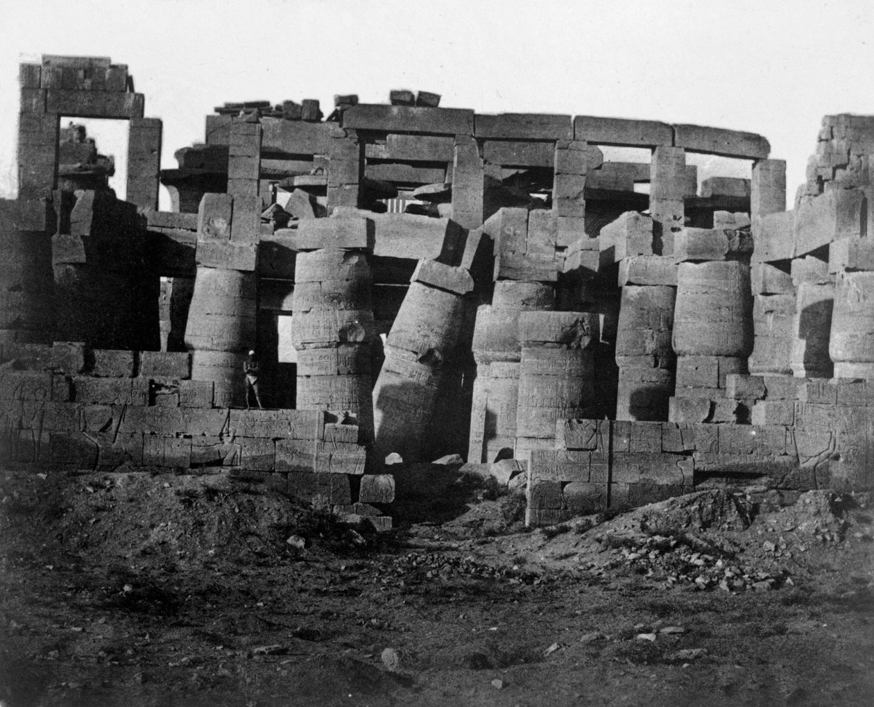 أطلال المعبد ، مصر ، 1852. بواسطة ماكسيم دو كامب
