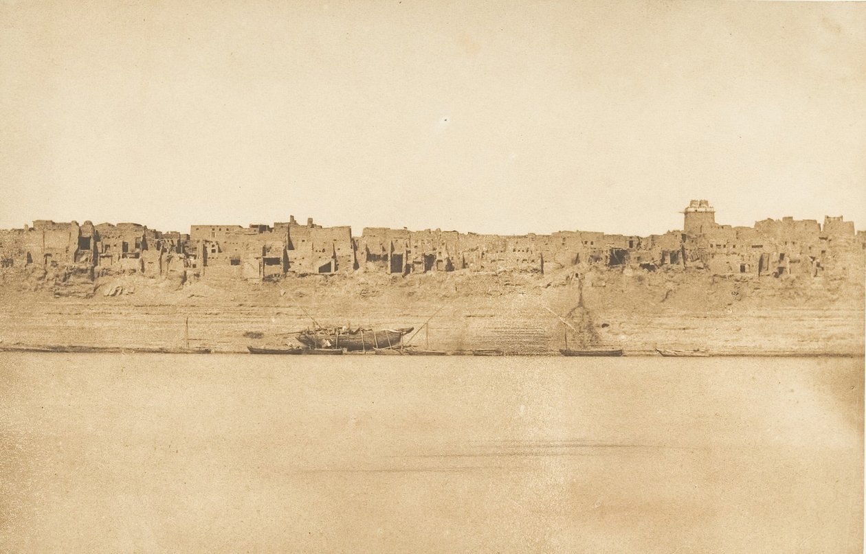 منظر عام للطرف الجنوبي Esné رقم 1 ، 1849-50. بواسطة ماكسيم دو كامب