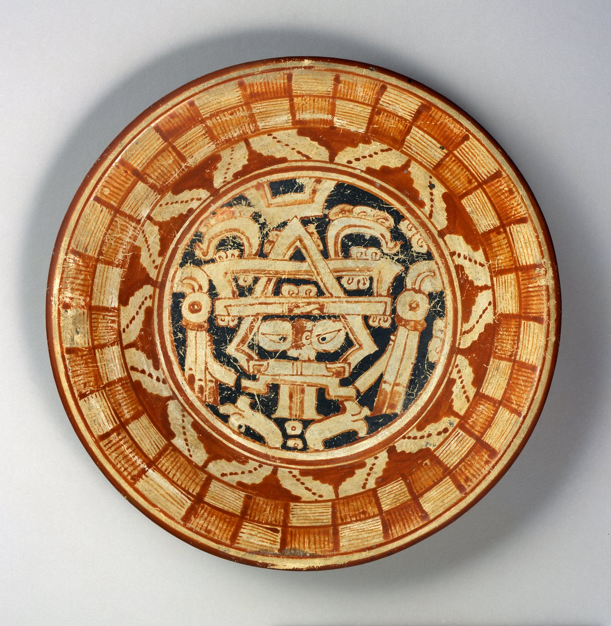 لوحة ، c.600-800 (سيراميك مع طلاء أحمر وبرتقالي وأسود على زلة بيضاء) بواسطة المايا
