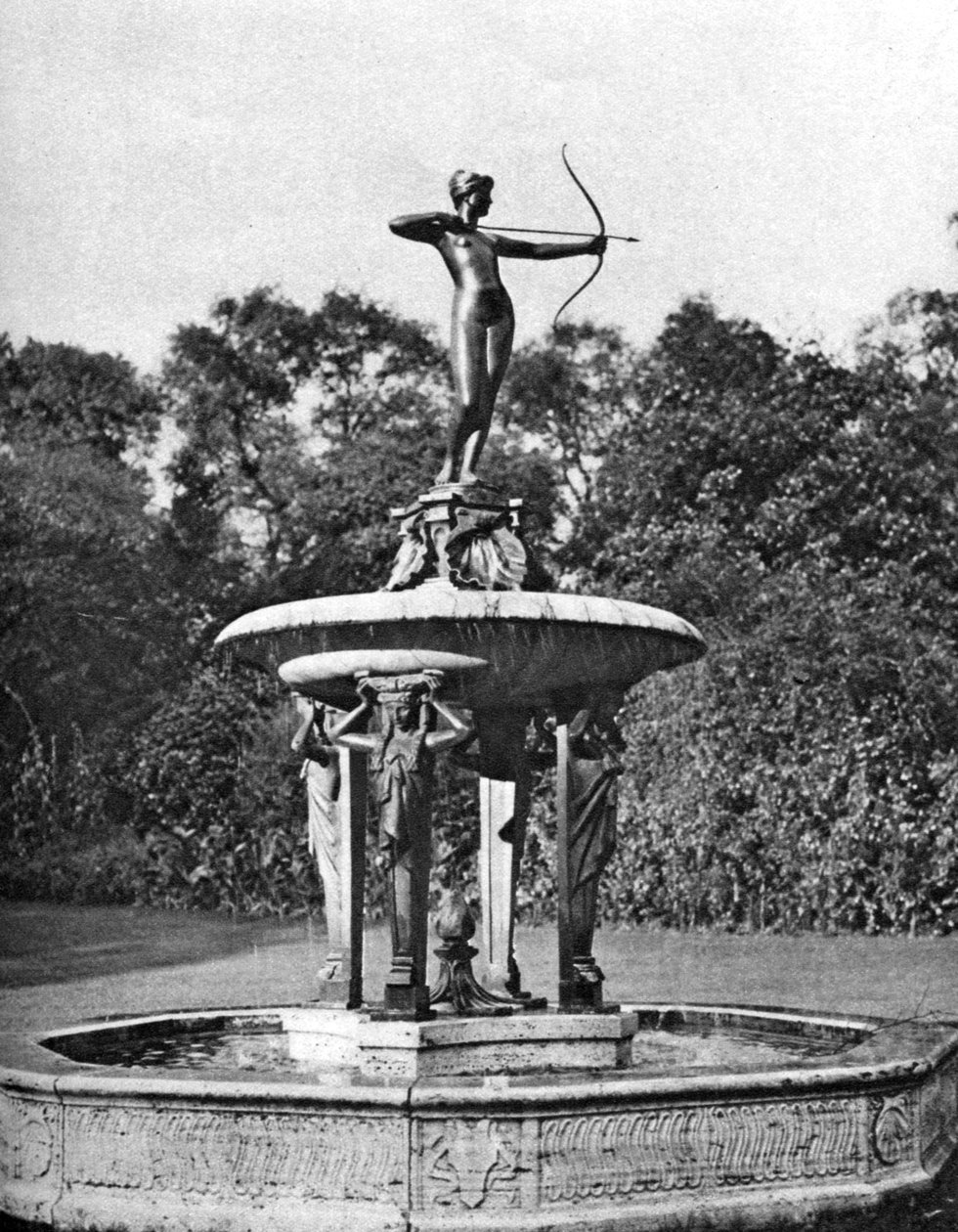 نافورة أرتميس ، هايد بارك ، لندن ، 1926-1927 بواسطة ماكليش