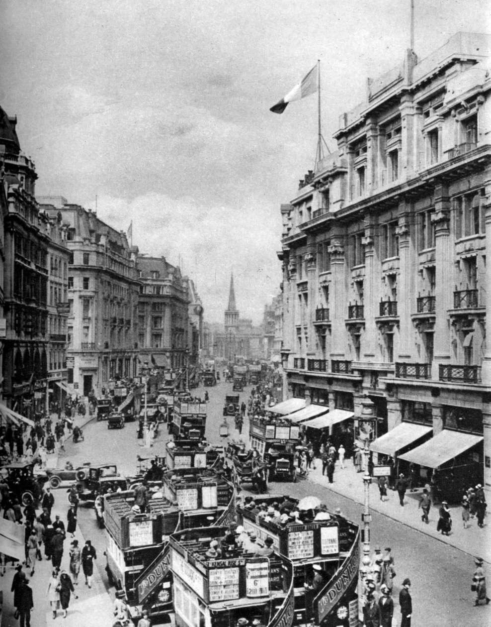 شارع ريجنت ، لندن ، 1926-1927 بواسطة ماكليش