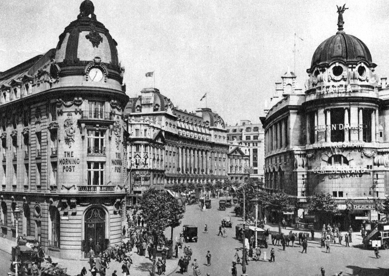 المدخل الغربي لهلال الدويك ، لندن ، 1926-1927 بواسطة ماكليش