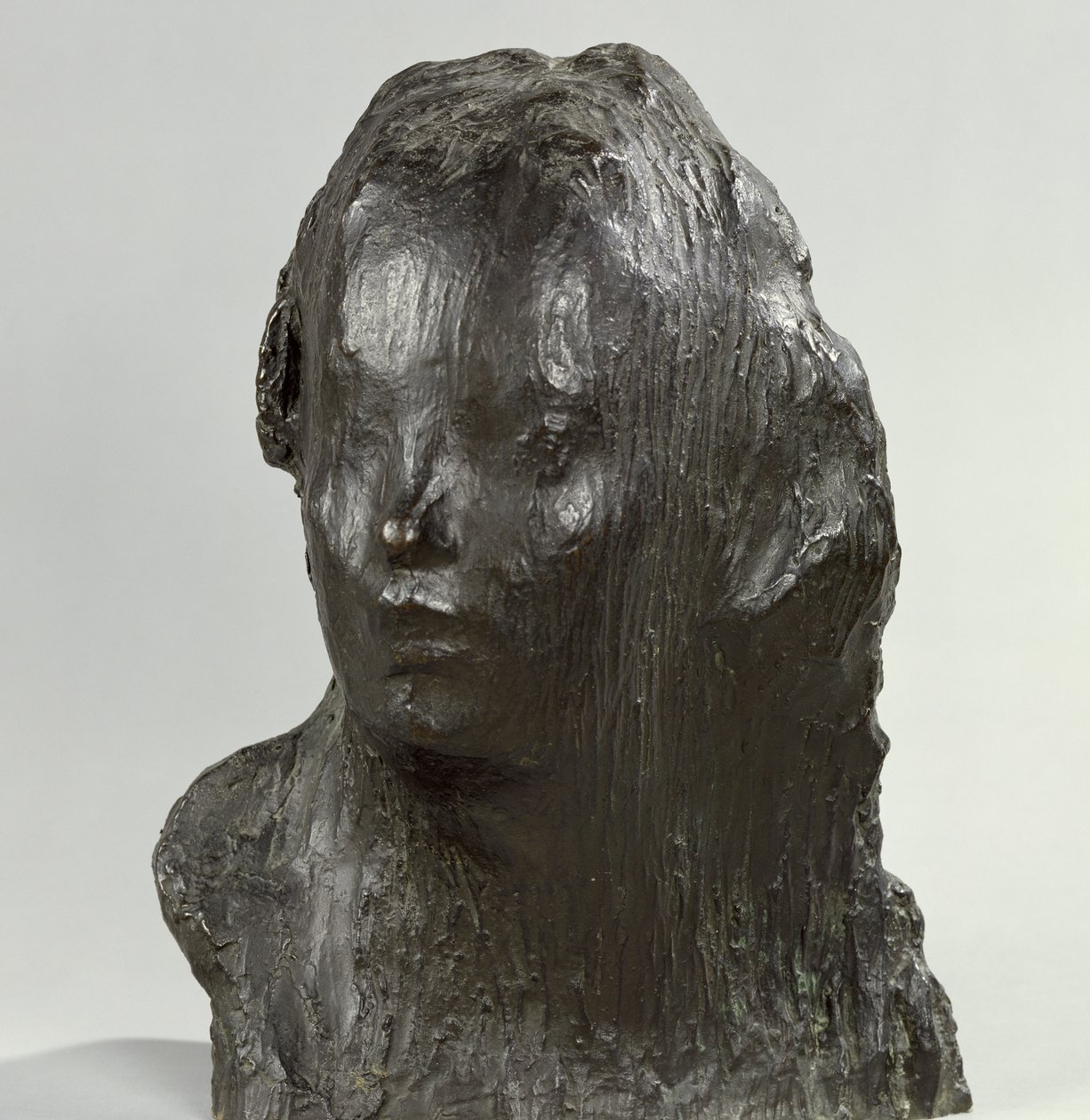 هنا ولد 1906 (برونزية) بواسطة ميداردو روسو