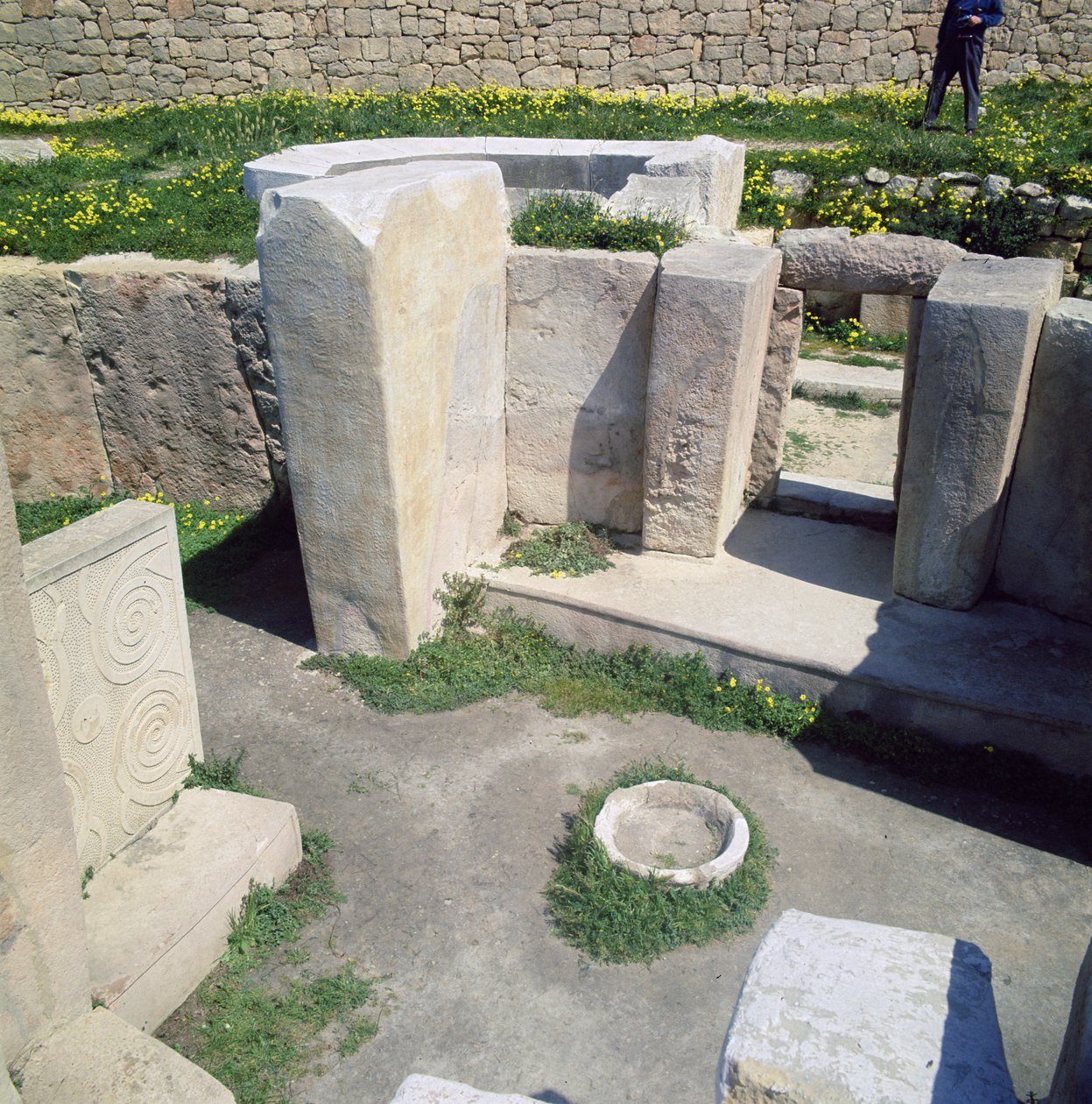 موقع المعبد المغليثي ، c.30000-c.25000 قبل الميلاد بواسطة المغليثية