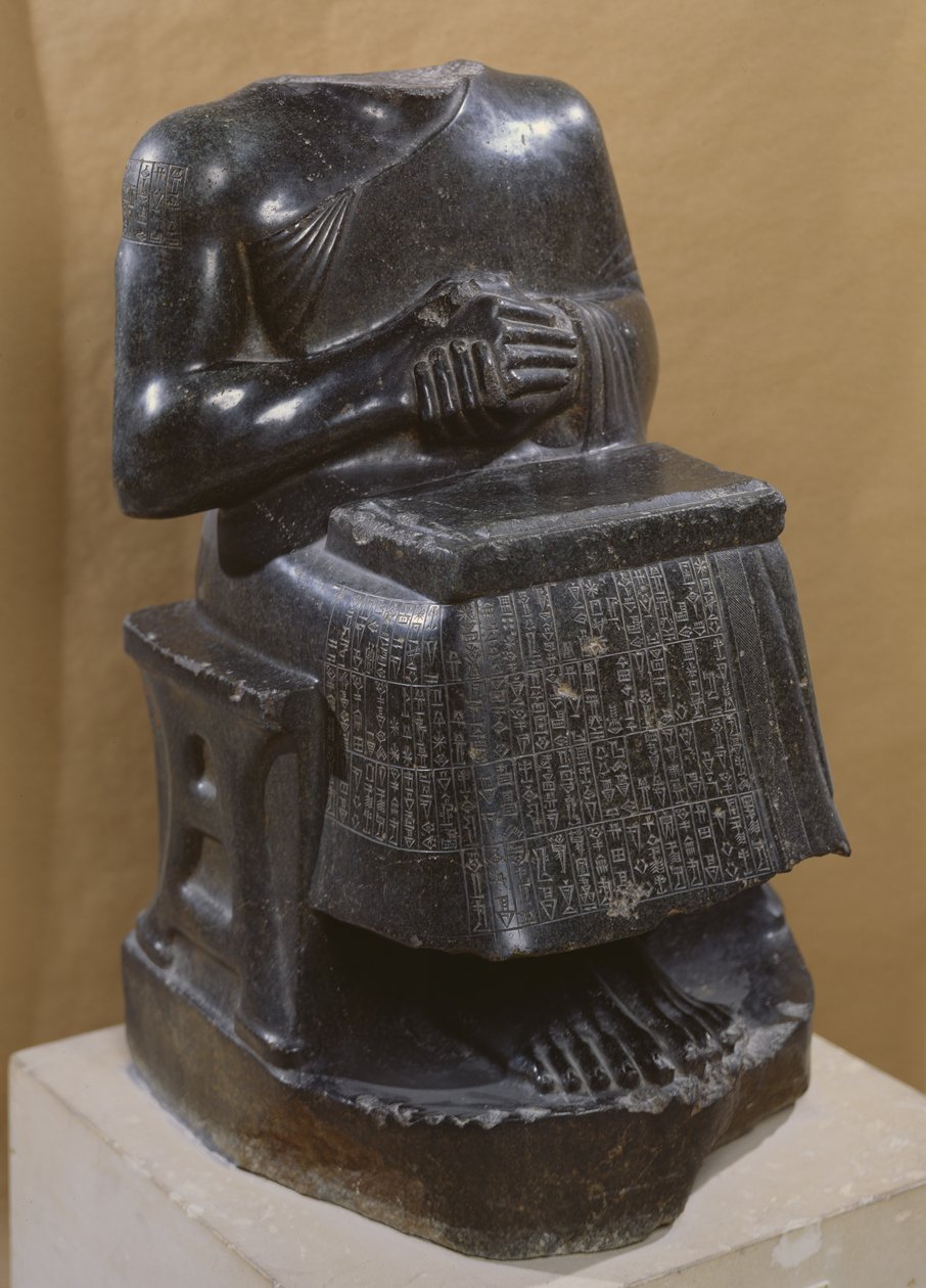 Gudea ، أمير Lagash ، مخصص للإله Ningirsu ، يسمى المهندس المعماري مع الخطط ، 2120 قبل الميلاد (ديوريت) بواسطة بلاد ما بين النهرين