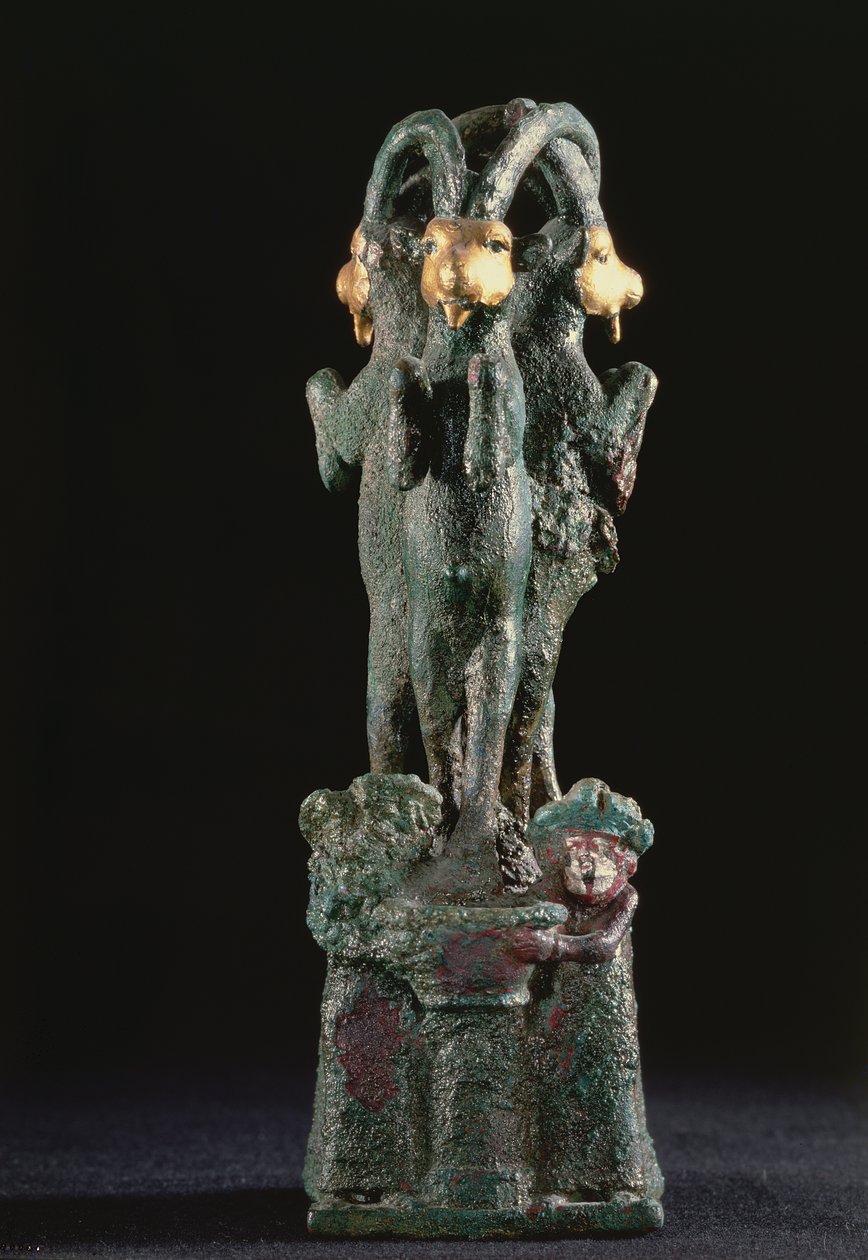 Sacred tree formed from three goats, from Larsa, southern Mesopotamia, c.1750 BC (bronze & gold) بواسطة بلاد ما بين النهرين