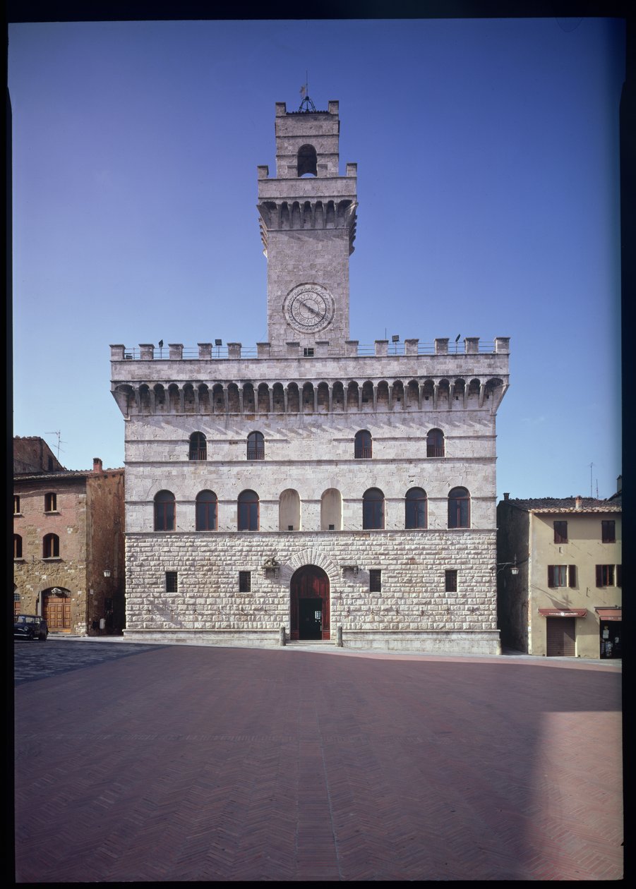 المنظر الخارجي ل Palazzo Communale ، مونتيبولسيانو بواسطة Michelozzo di Bartolommeo