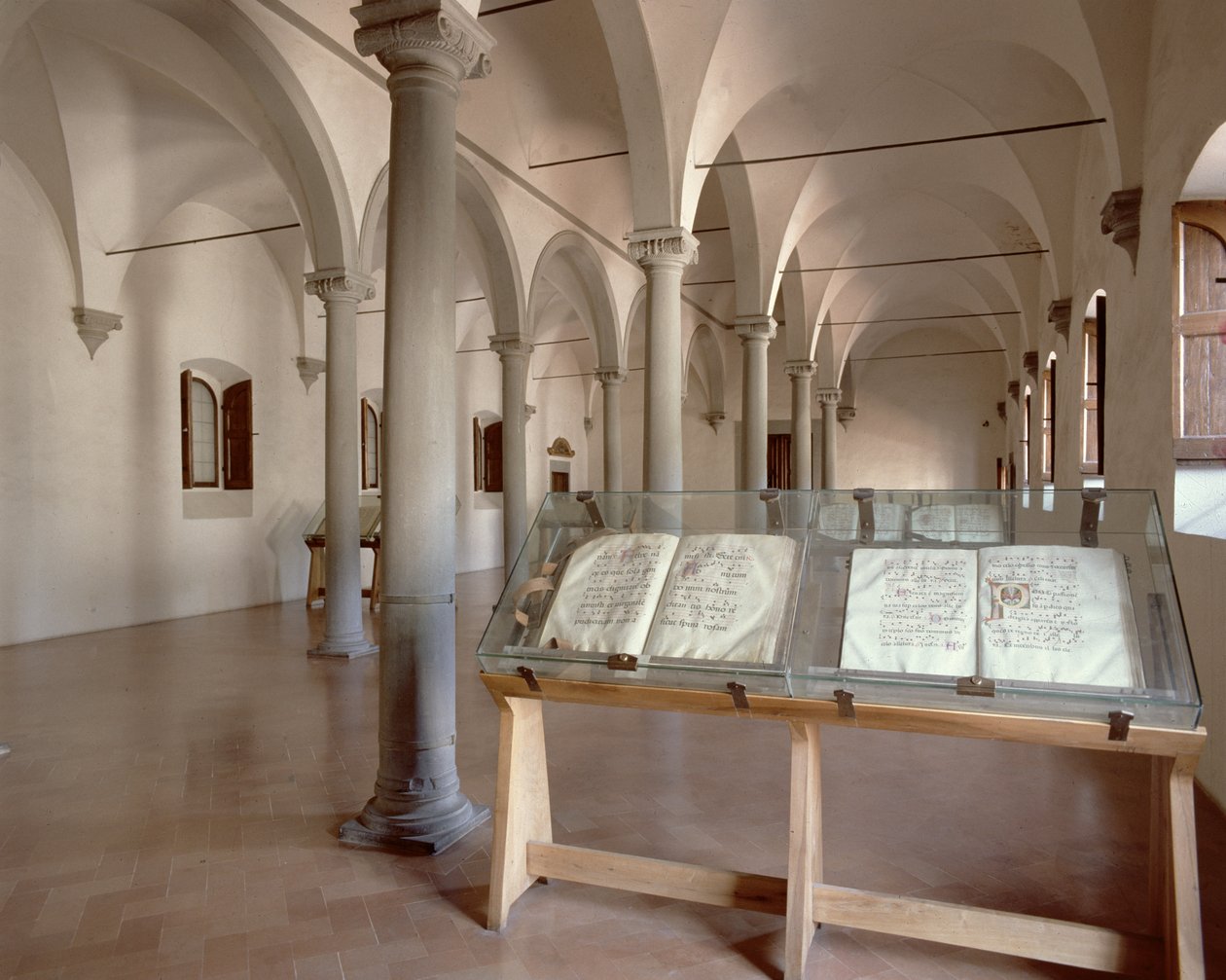 المكتبة 1441 بواسطة Michelozzo di Bartolommeo
