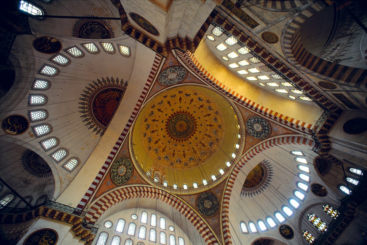 داخل مسجد السليمانية بواسطة معمار سنان