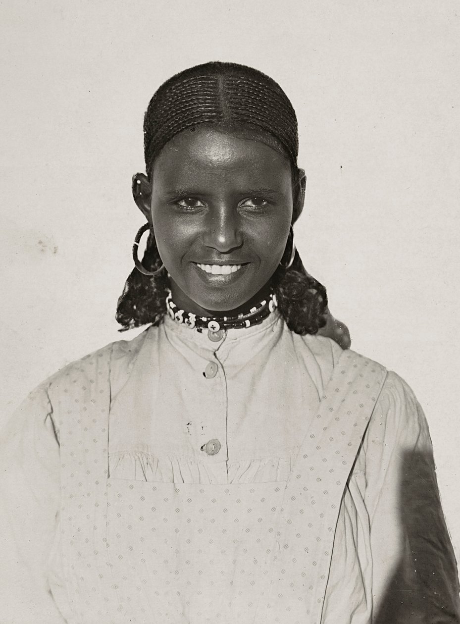 "بناء إمبراطورية" في العصر الفاشي: فتاة حبشية ، 09/05/1936 (b / w photo) بواسطة موديستينو بالدينيتي
