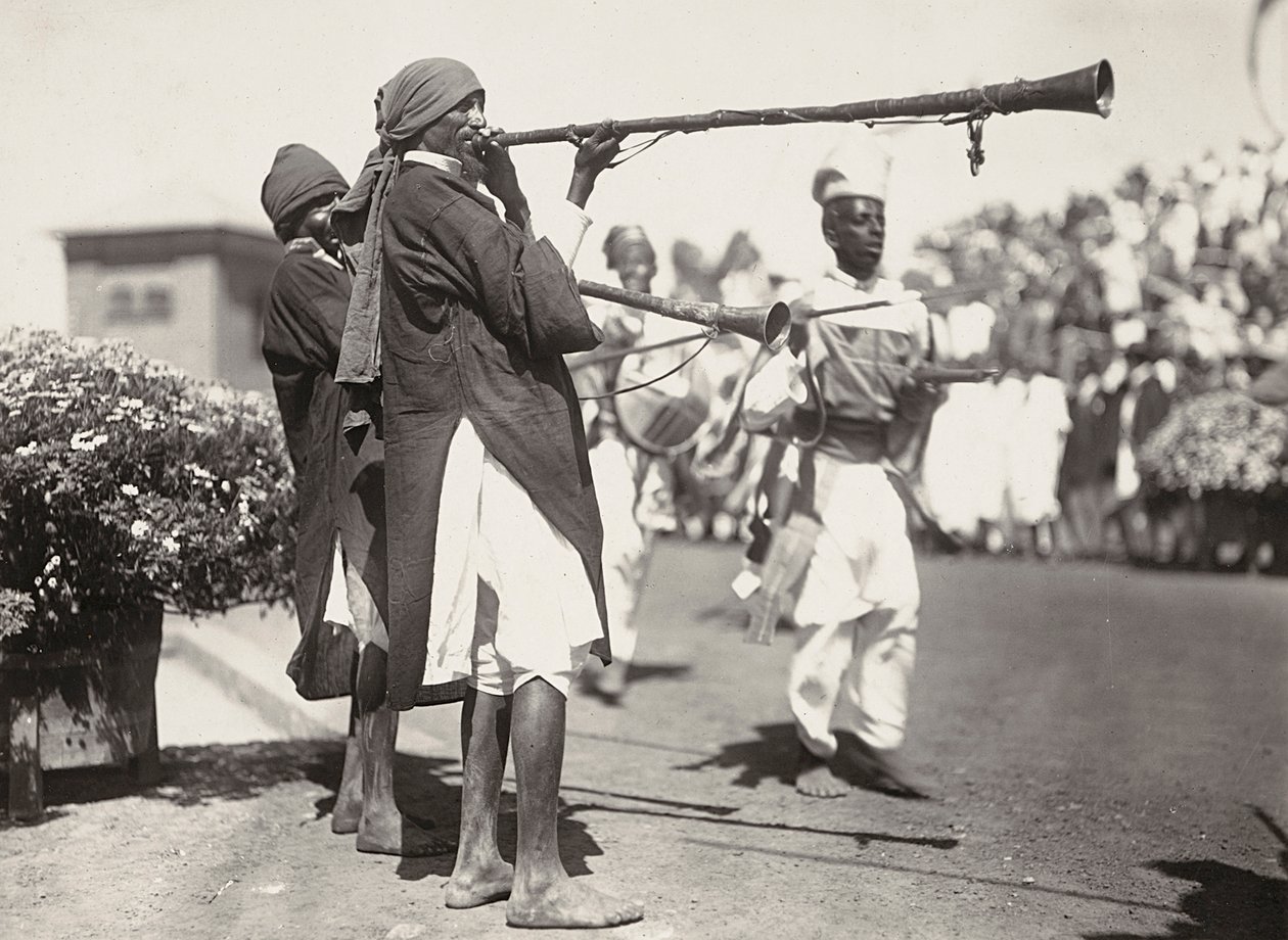 "بناء إمبراطورية" في العصر الفاشي: موسيقيون حبشيون ، 09/05/1936 (b / w photo) بواسطة موديستينو بالدينيتي