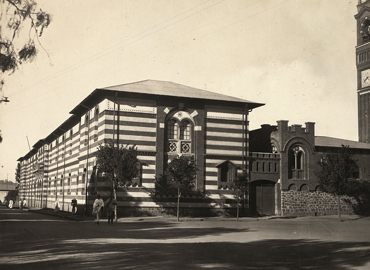 "بناء إمبراطورية" في العصر الفاشي: إستيتوتو س جوزيبي في أسمرة ، 09/05/1936 (b / w photo) بواسطة موديستينو بالدينيتي