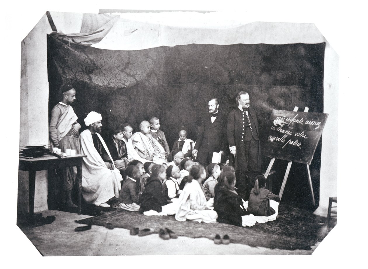 المدرسة الفرنسية بالجزائر c.1860 bw photo انظر ايضا 438857 بواسطة مولان
