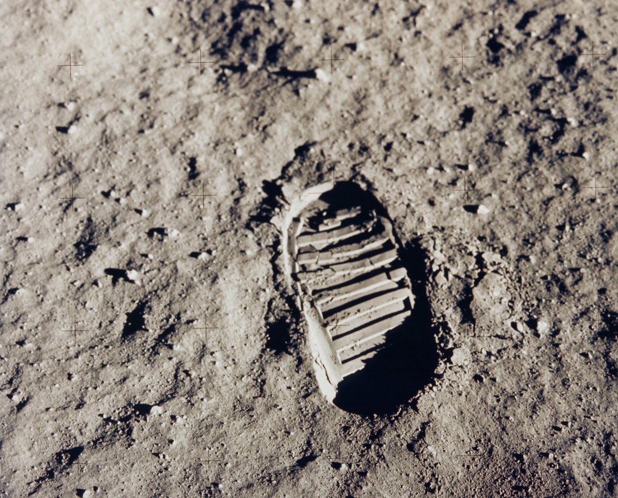 أبولو 11 - ناسا ، 1969. بواسطة صور وكالة ناسا