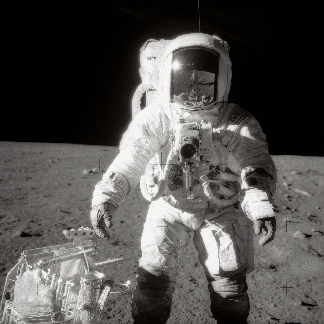 أبولو 12 - ناسا ، 1969. بواسطة صور وكالة ناسا
