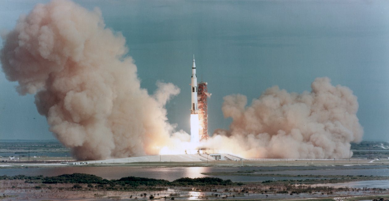 انطلاقة أبولو 15 ، مركز كنيدي للفضاء ، فلوريدا ، الولايات المتحدة الأمريكية ، 1971. بواسطة صور وكالة ناسا