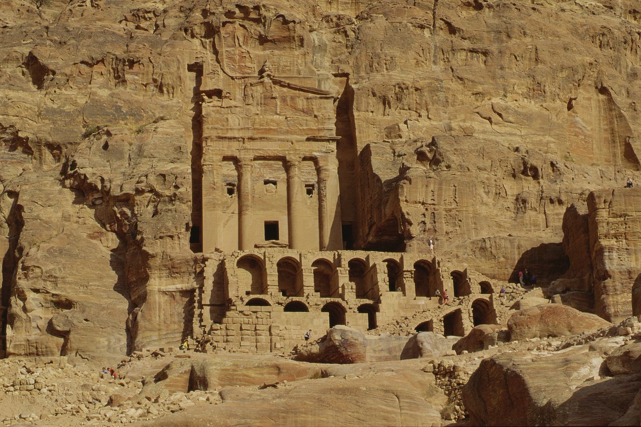 مقابر الصخور بواسطة نبطي