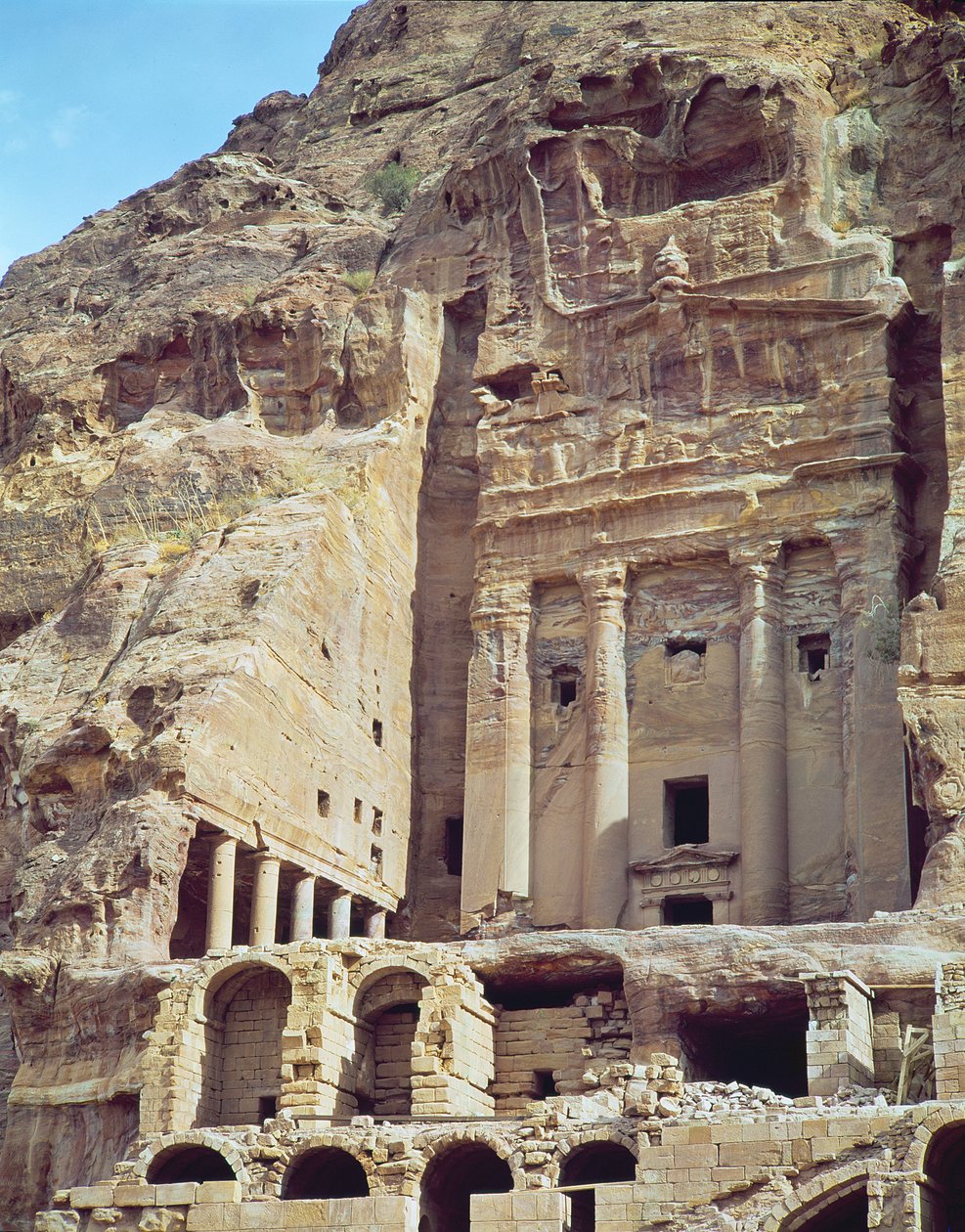 منظر لقبر الجرة بواسطة نبطي
