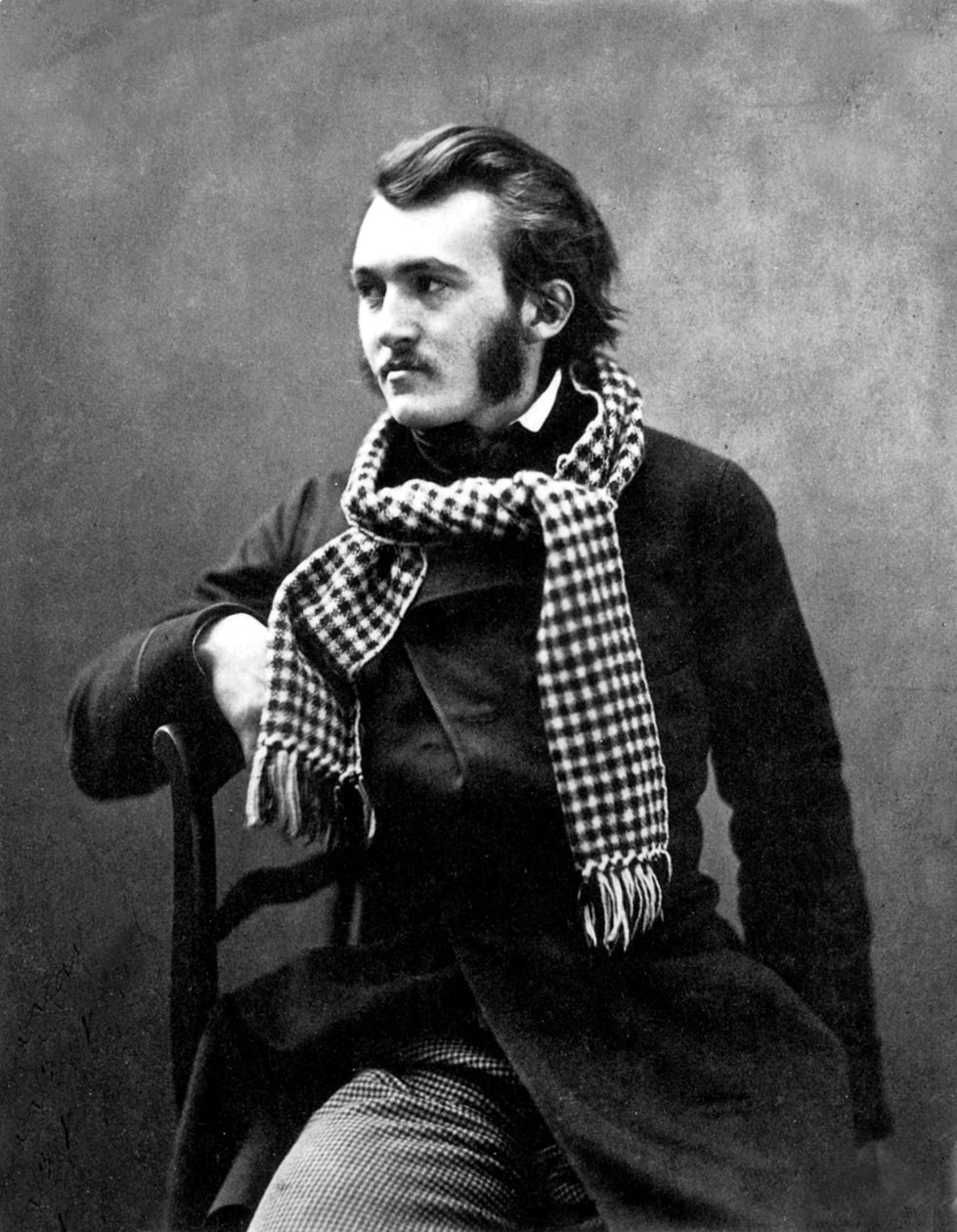 النحات الفرنسي غوستاف دوري (1832-1883) بعدسة نادر بواسطة نادار