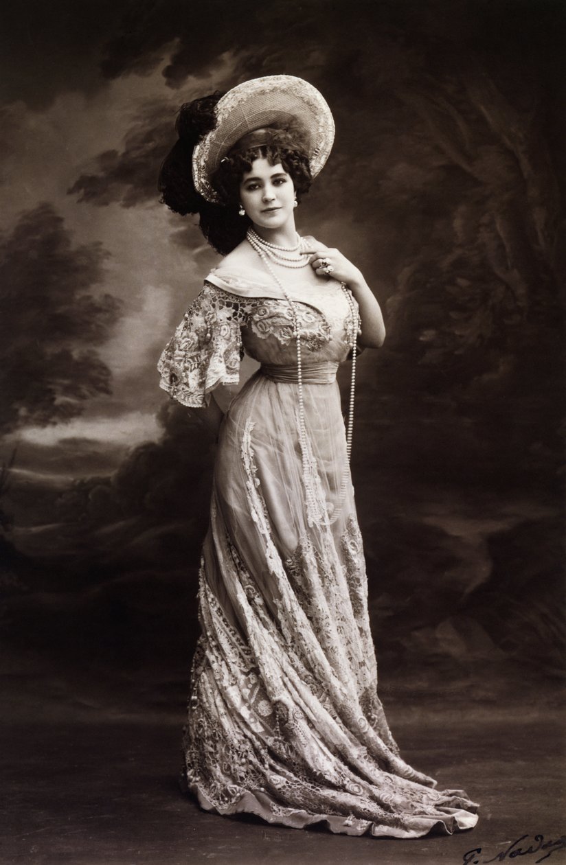 Lola Montez, stage name of the dancer Eliza Rosanna Gilbert (1821-1861), photograph by Nadar, pseudonym of Gaspard-Felix Tournachon (1820-1910) بواسطة نادار