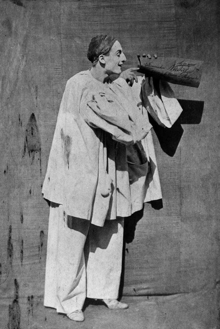 Mime Debureau : Pierrot, photo by Gaspard Felix Tournachon aka Nadar and Adrien Tournachon aka Nadar the Young بواسطة نادار