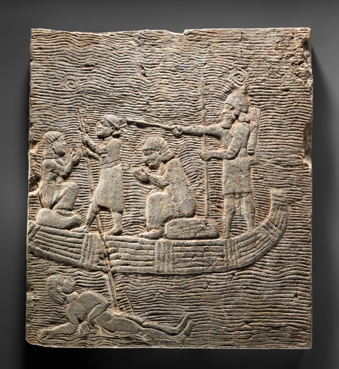 الإغاثة: الجندي الآشوري ينقل الأسرى عبر الماء ، c.668–627 قبل الميلاد (الجبس المرمر) بواسطة الجدد الأشوريون