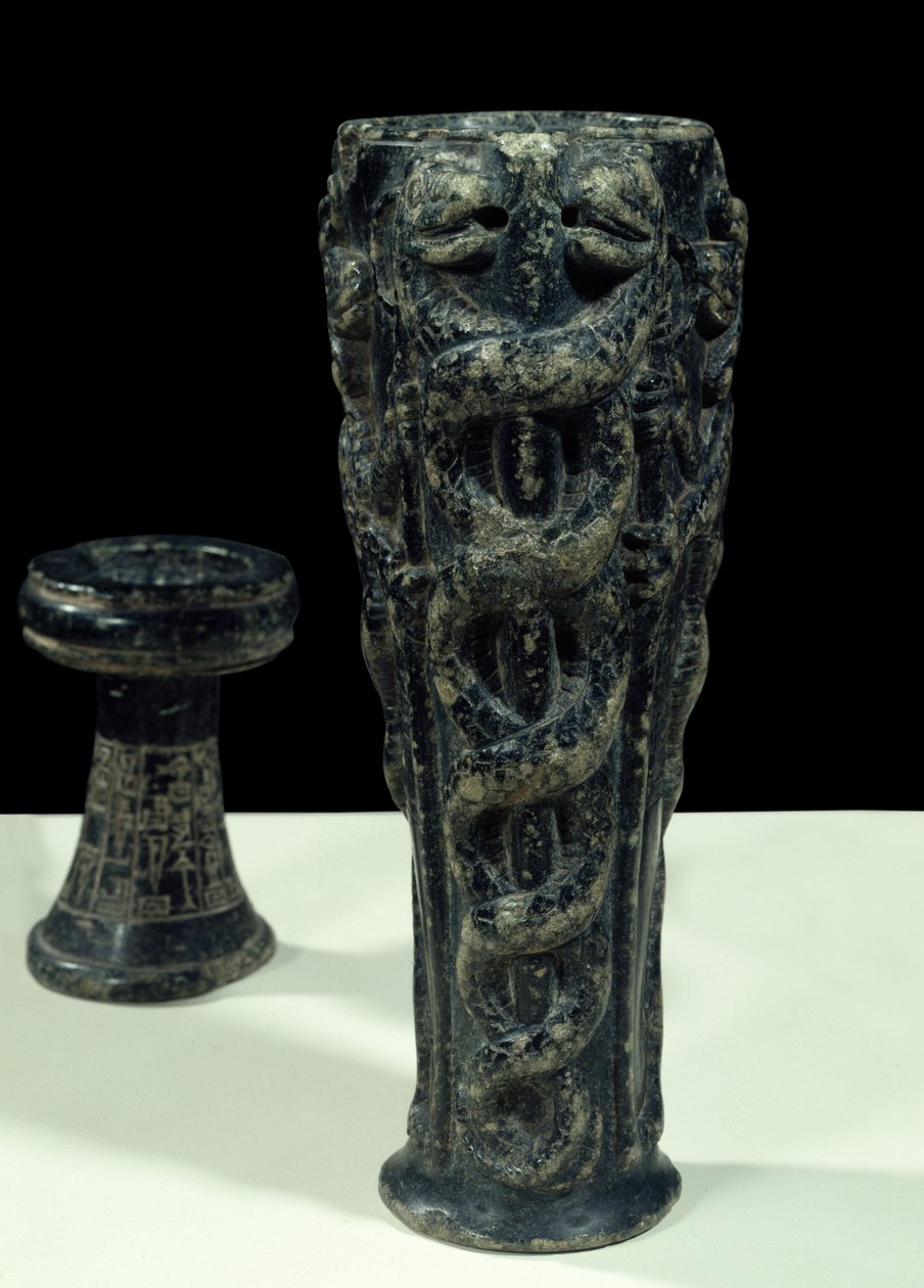 إناء إراقة كوديا لنينجيشزيدا. فن بلاد ما بين النهرين. العصر السومري الجديد (حوالي 2150-2000 قبل الميلاد) الصابوني. من تيلو. الارتفاع: 0،23 م متحف اللوفر بواسطة نيو سومريان نيو سومريان