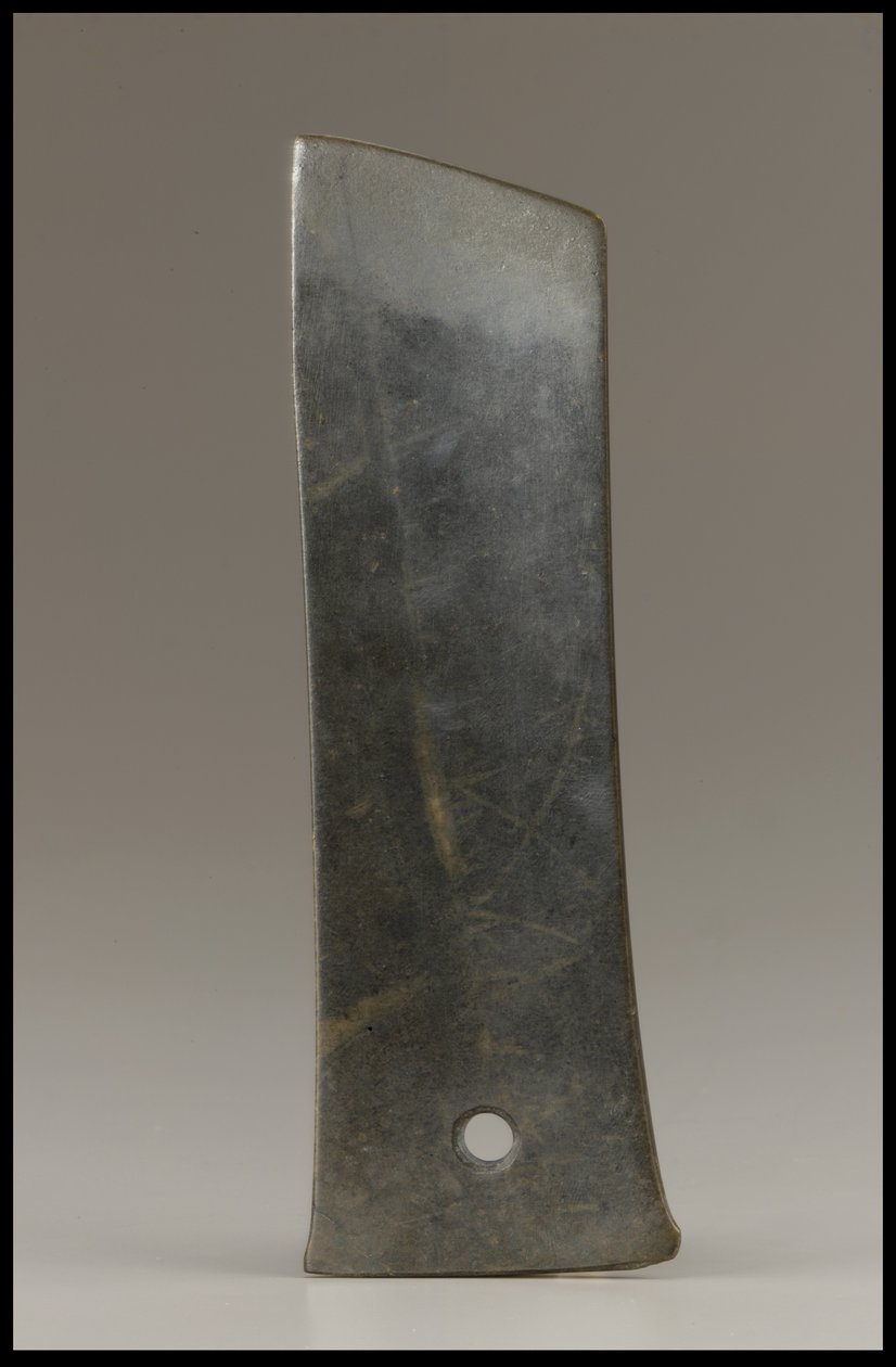 سكين الحصاد (hu) ، ثقافة Qijia ، c.2500-2000 قبل الميلاد (اليشم) بواسطة المدرسة الصينية في العصر الحجري الحديث