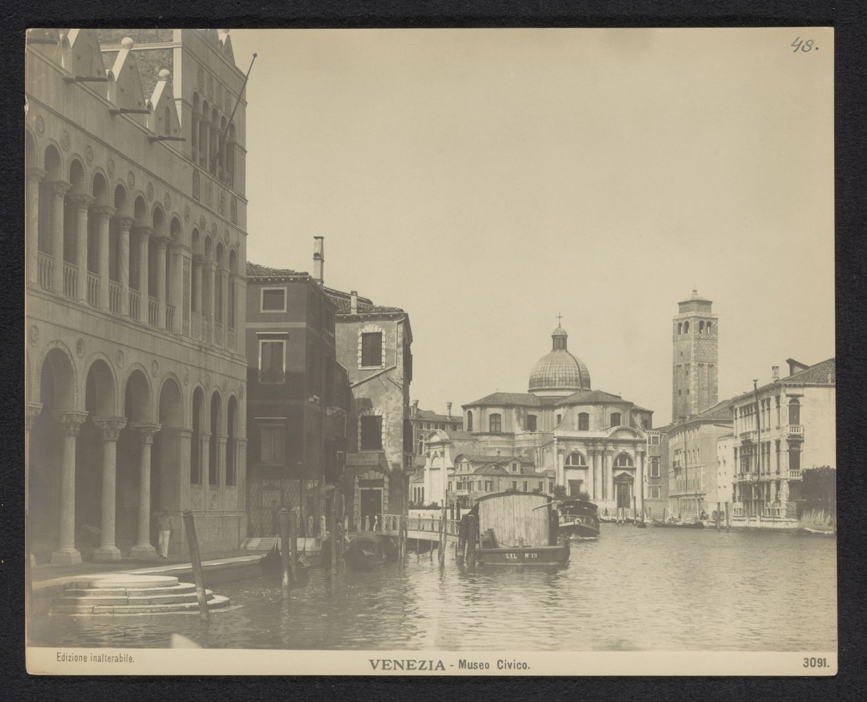 Gevel van de Fondaco dei Turchi te Venetië البندقية - المتحف المدني (العنوان على الجسم) بواسطة جمعية التصوير الفوتوغرافي الجديدة