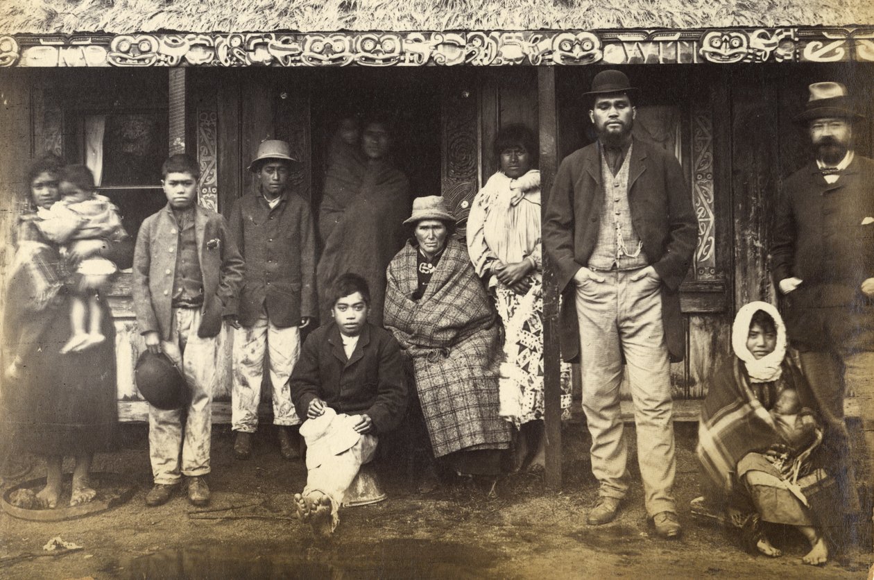 اللاجئون من تي وايرو وآخرين ، 1886 (طبعة زلال) بواسطة مصور نيوزيلندي