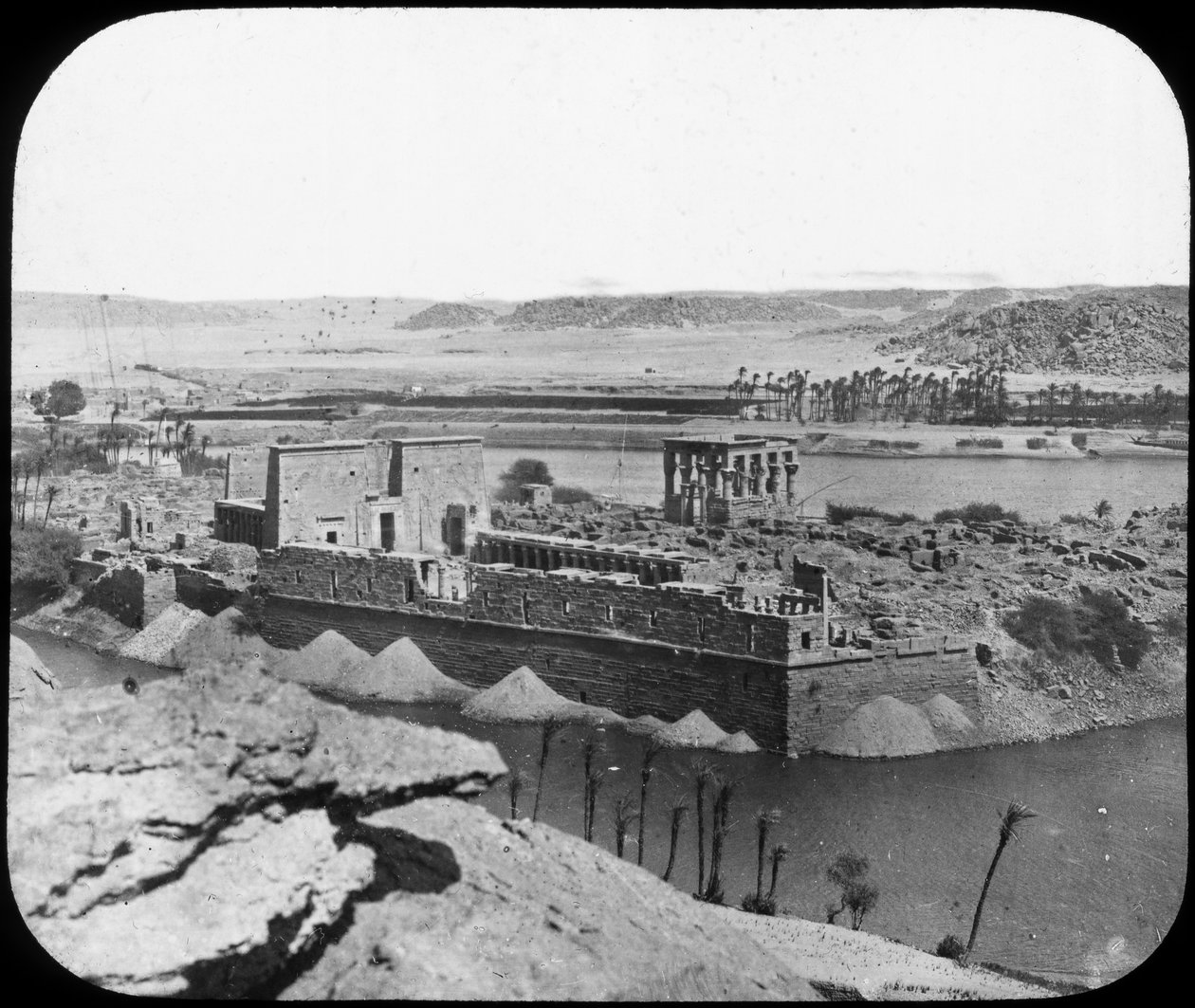 منظر عام للآثار ، فيلة ، مصر ، c1890. بواسطة نيوتن وشركاه