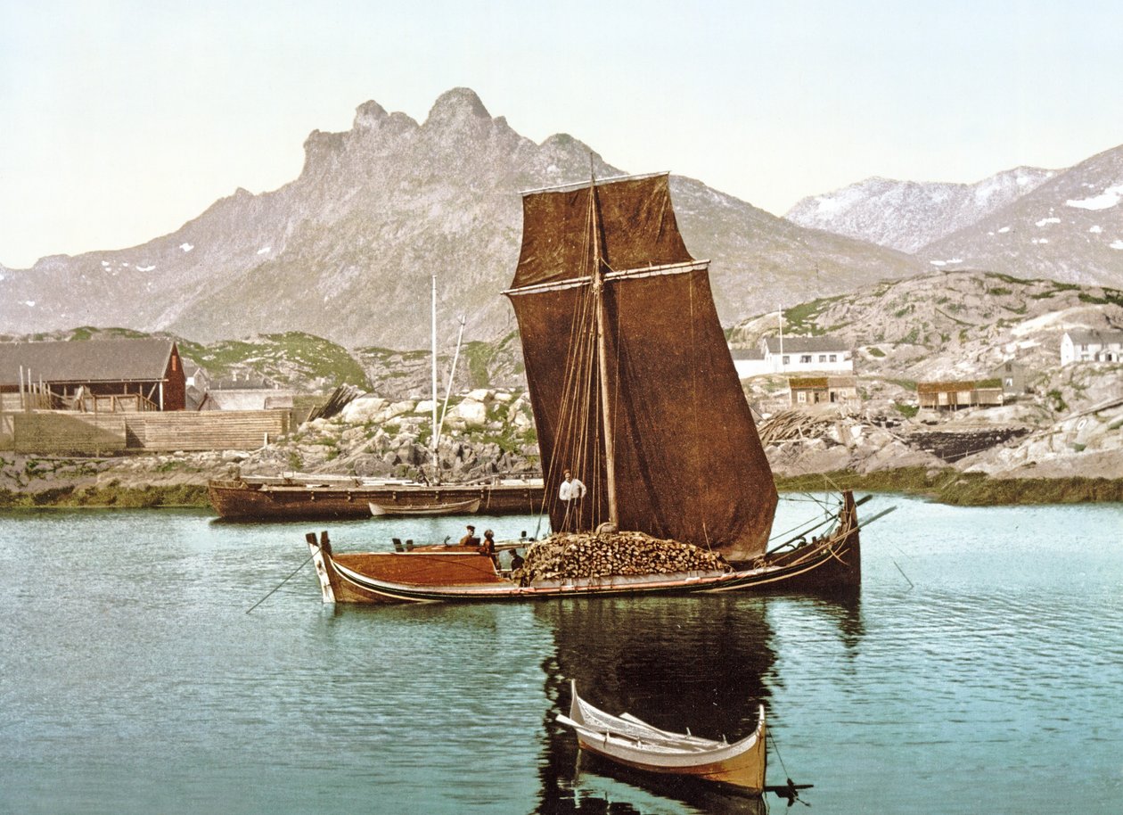 قارب نوردلاند يحمل شحنة من جذوع الأشجار ، النرويج ، 1890-1900 بواسطة مصور نرويجي