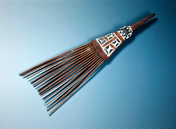 مشط قص الأسنان من عصا الخيزران ، من جزر الأميرالية ، قبل عام 1885 (الخيزران) بواسطة محيطات