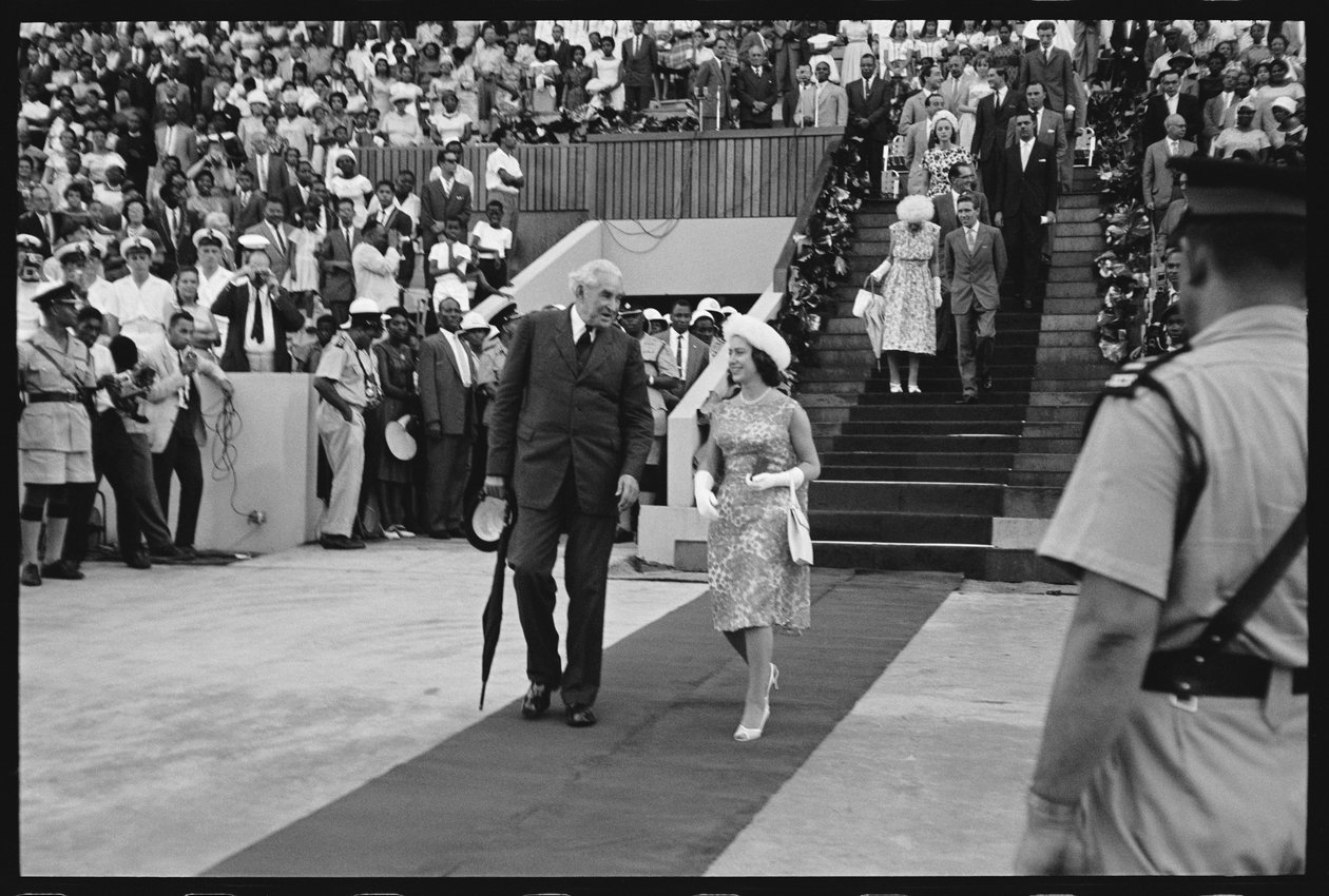 الأميرة مارجريت ورئيس الوزراء بوستامانتي يحتفلان باستقلال جامايكا عام 1962 (صورة b / w) بواسطة أورلاندو سويرو