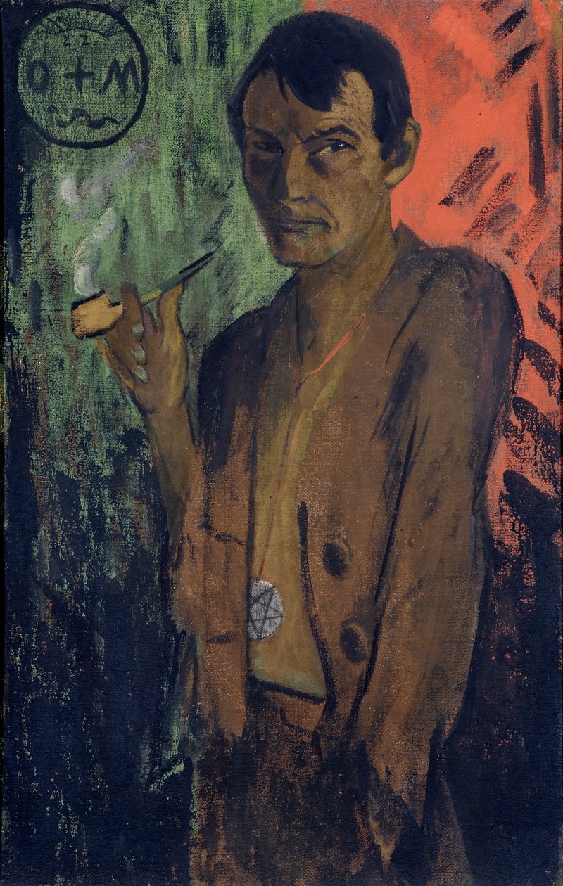 صورة شخصية مع النجم الخماسي ، ج. 1924. بواسطة أوتو مولر