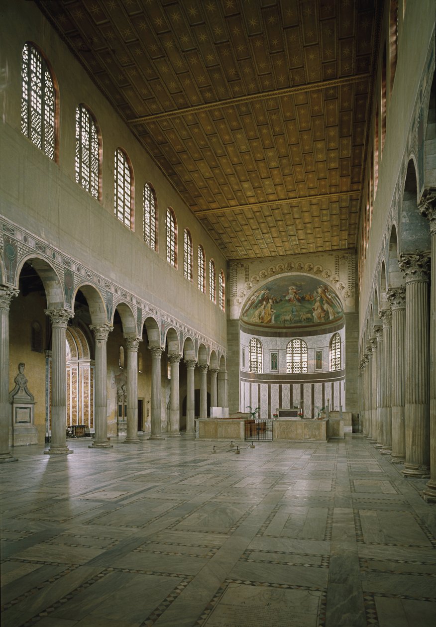 Interior view of the church of St Sabina, central nave, founded in the 5th century بواسطة باليو كريستيان