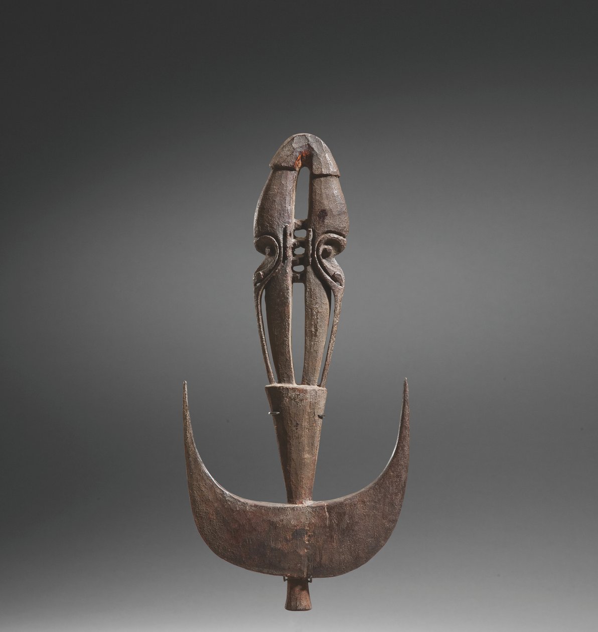 خطاف تعليق (Samban) ، Iatmul ، Middle Sepik ، بابوا غينيا الجديدة (خشب) بواسطة بابوا غينيا الجديدة
