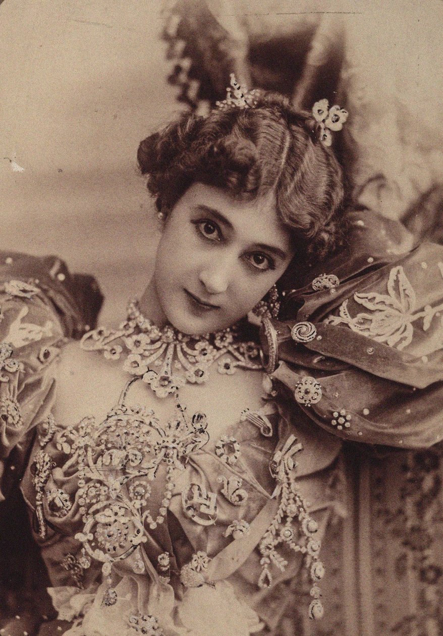 لا بيل أوتيرو ، 1890. بواسطة باريس. استوديو الصور Reutlinger