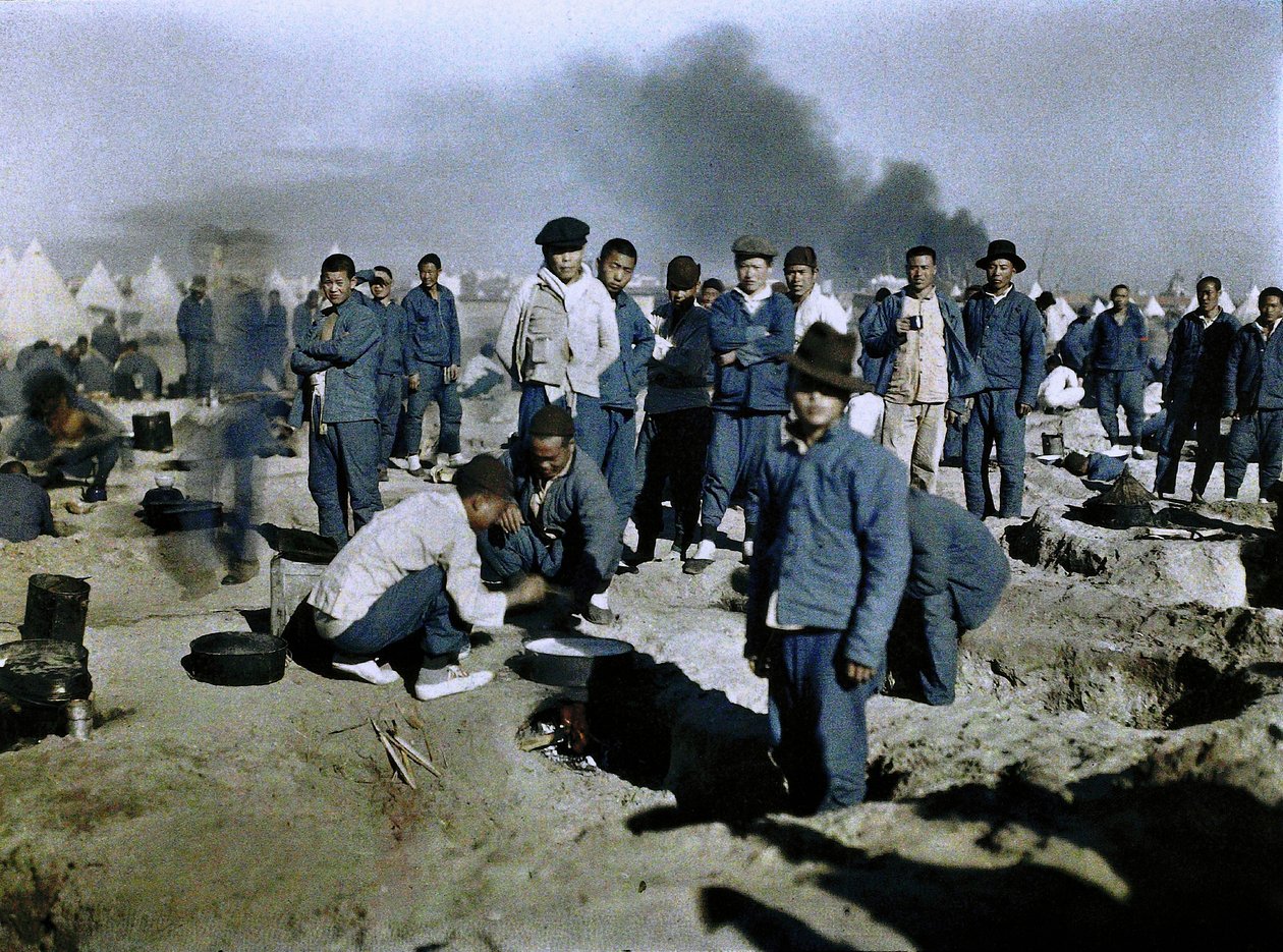 تم تجنيد معسكر للعمال من فيلق العمل الصيني البريطاني للمشاركة في حملة الشرق الأوسط ، مصر ، 1917 (ذاتي اللون) بواسطة بول كاستيلنو