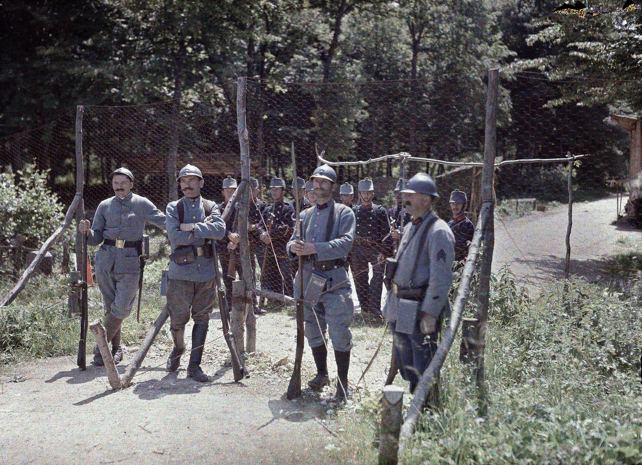 الحدود بين سويسرا وفرنسا في بلدية Pfetterhouse ، قسم Haut-Rhin ، الألزاس ، فرنسا ، 19 يونيو 1917 (autochrome) بواسطة بول كاستيلنو