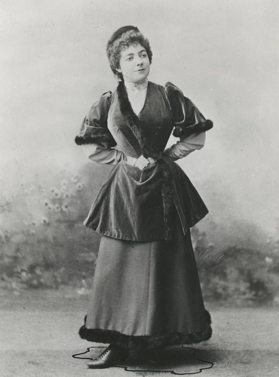 صورة لجولييت جيرارد ، c.1900 بواسطة بول بوير